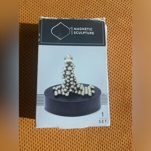 Magnetic sculpture game good for break mind exercise
